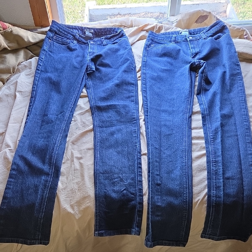 Stylish Indigo Women's Straight Leg Jeans 32-R